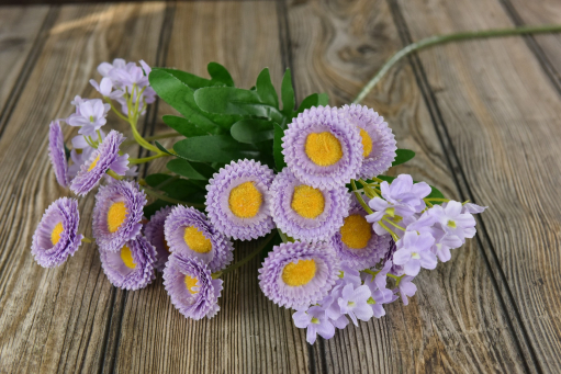 Lavendar Daisy Pick 24in