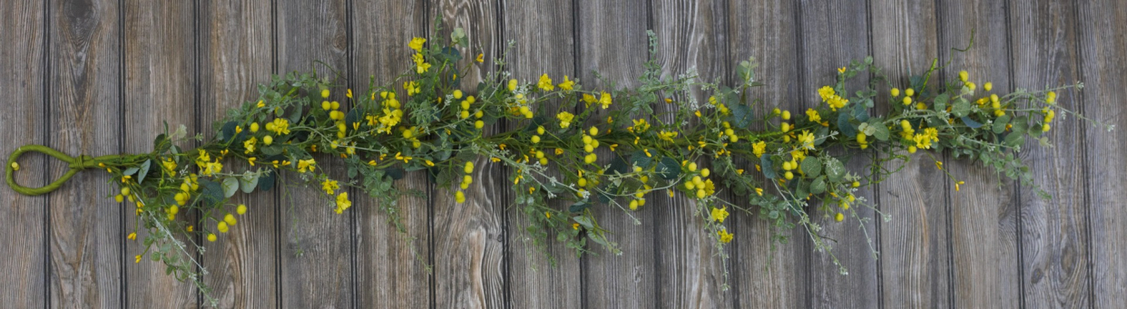 Buttercup Fields 4ft Garland