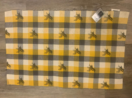 Honey Bee Rug 20x30in