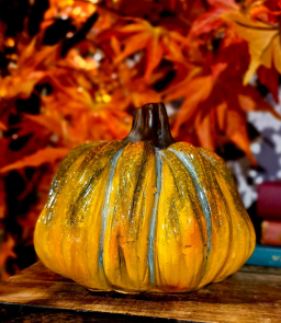 Golden Homestead Pumpkin 7x7x6in