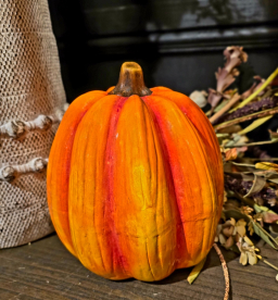 Pumpkinette 6x6x7in
