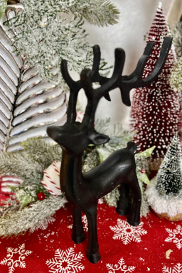 Aluminum Black Reindeer 8.5x6in